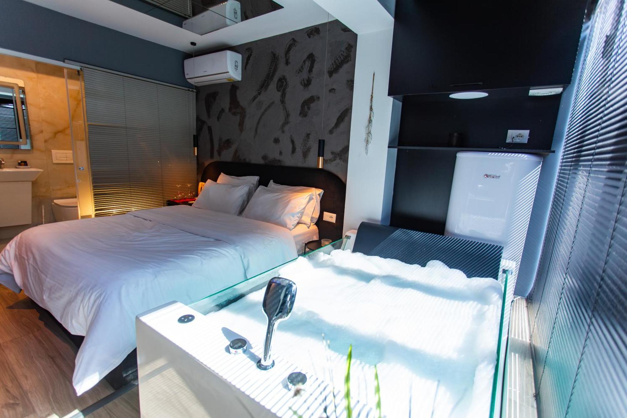 The Bubbles - Jacuzzi Hotel Tirana Exterior photo