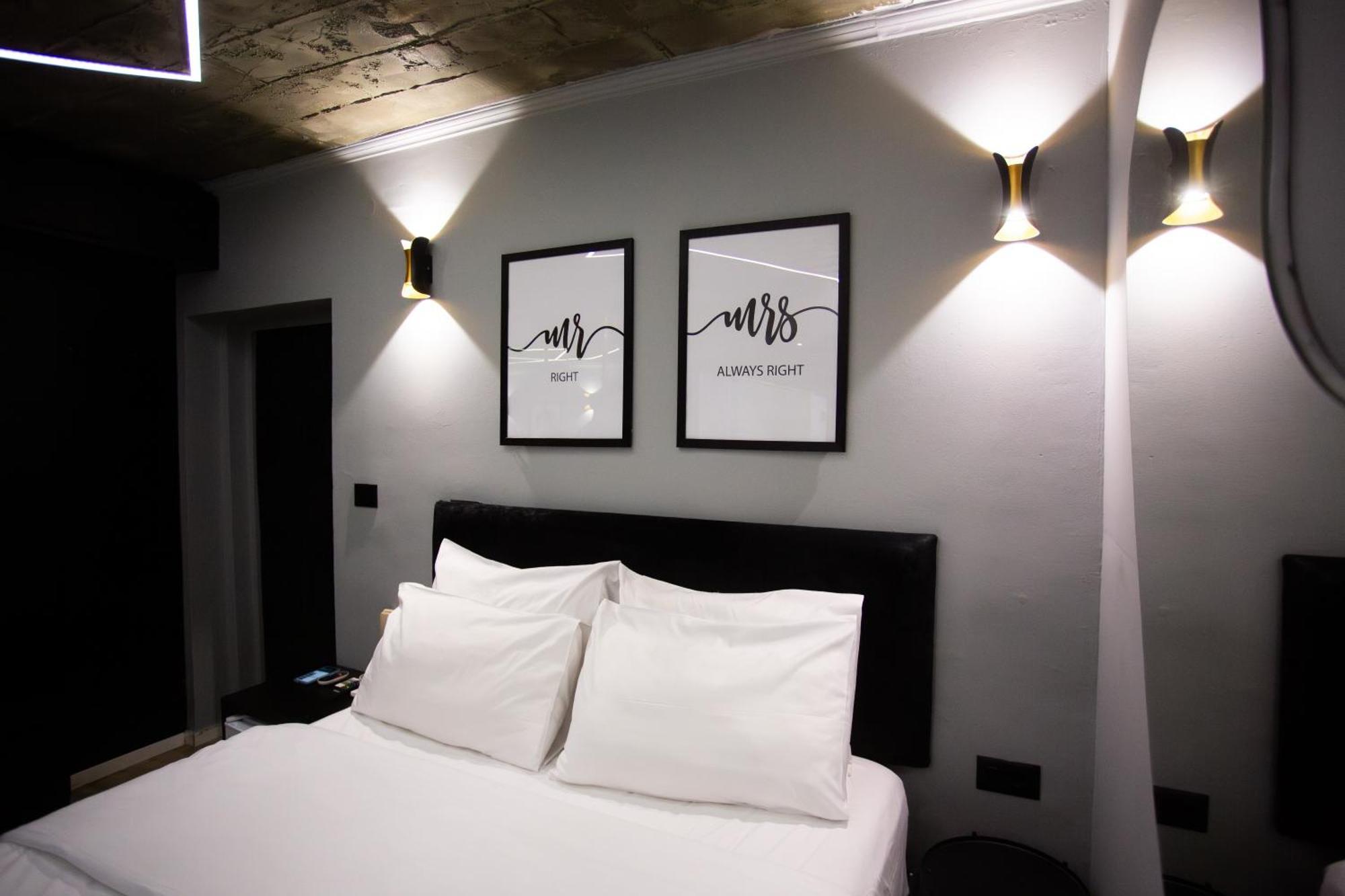 The Bubbles - Jacuzzi Hotel Tirana Exterior photo